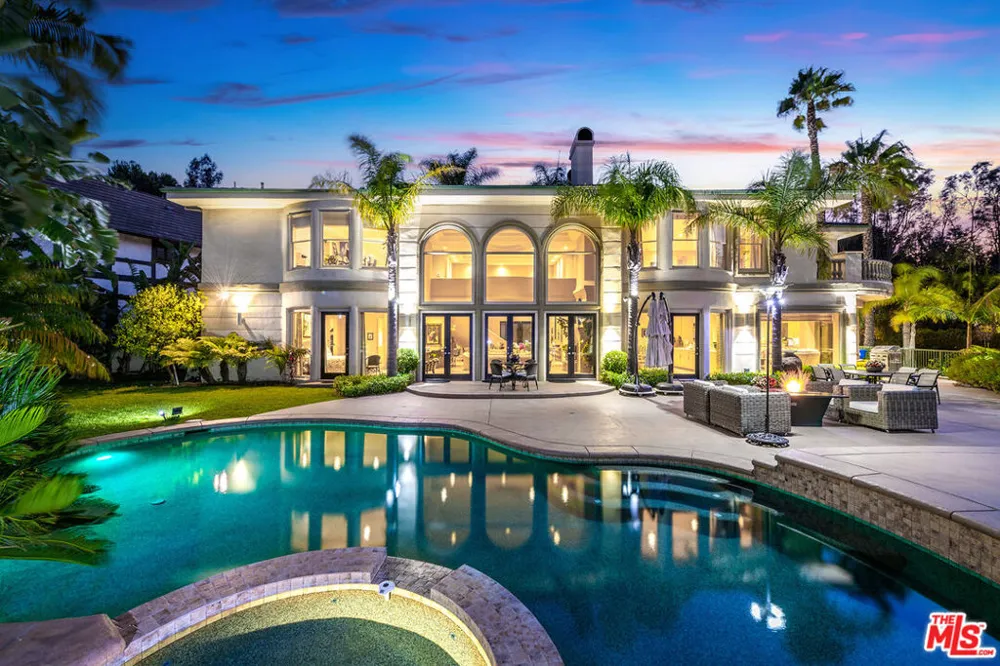 12145 Summit Court Beverly Hills, CA 90210