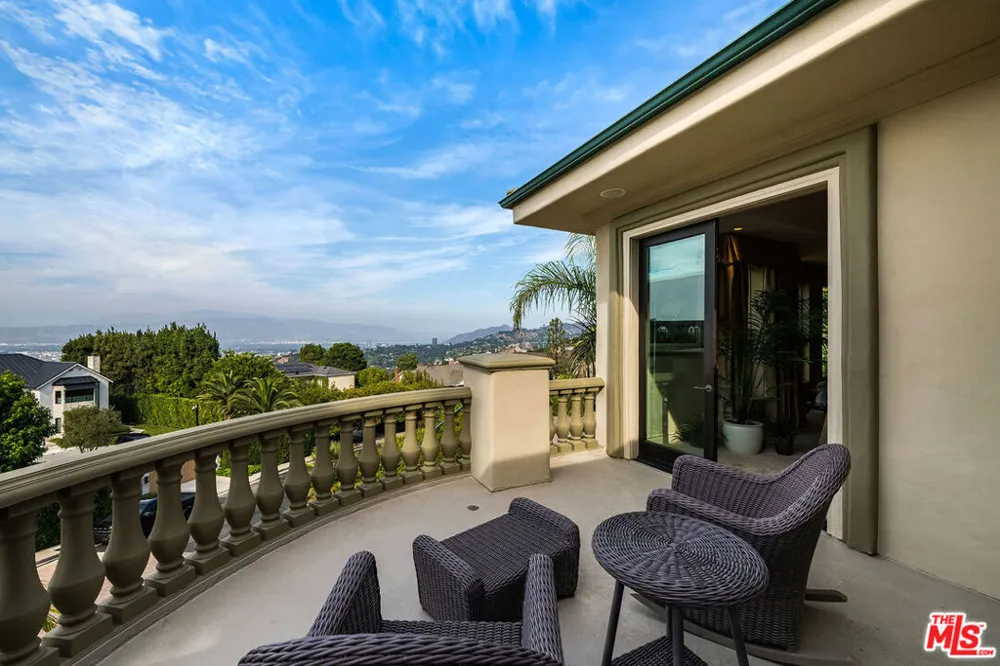 12145 Summit Court Beverly Hills, CA 90210