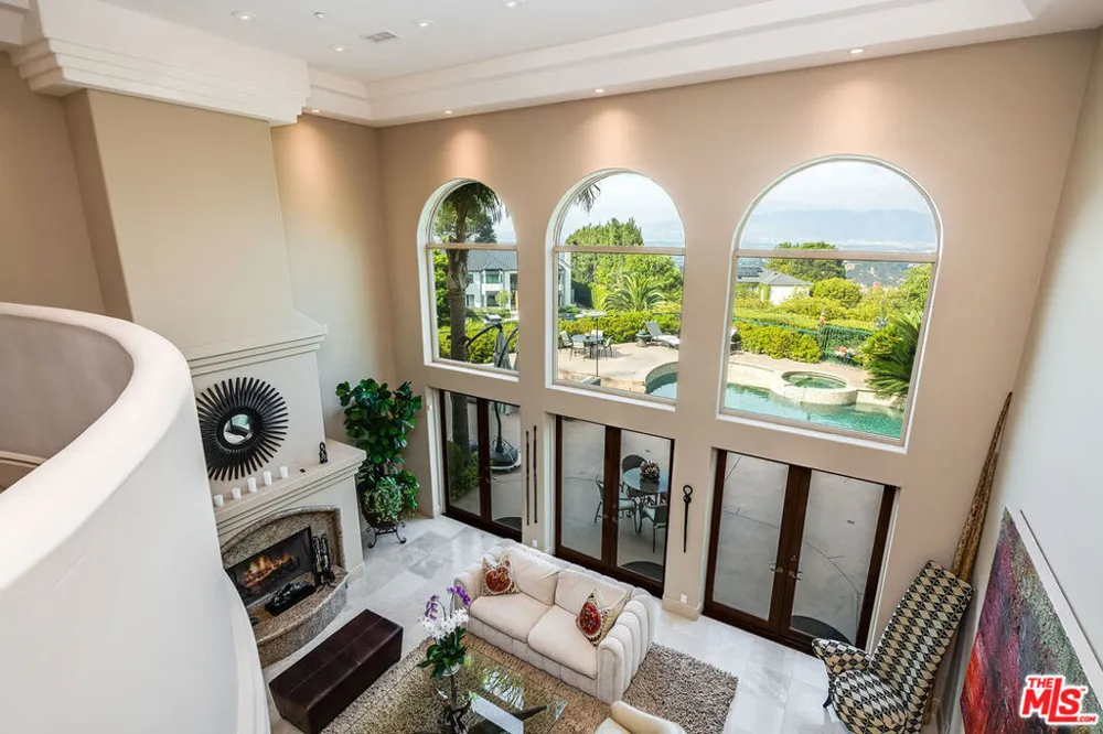 12145 Summit Court Beverly Hills, CA 90210