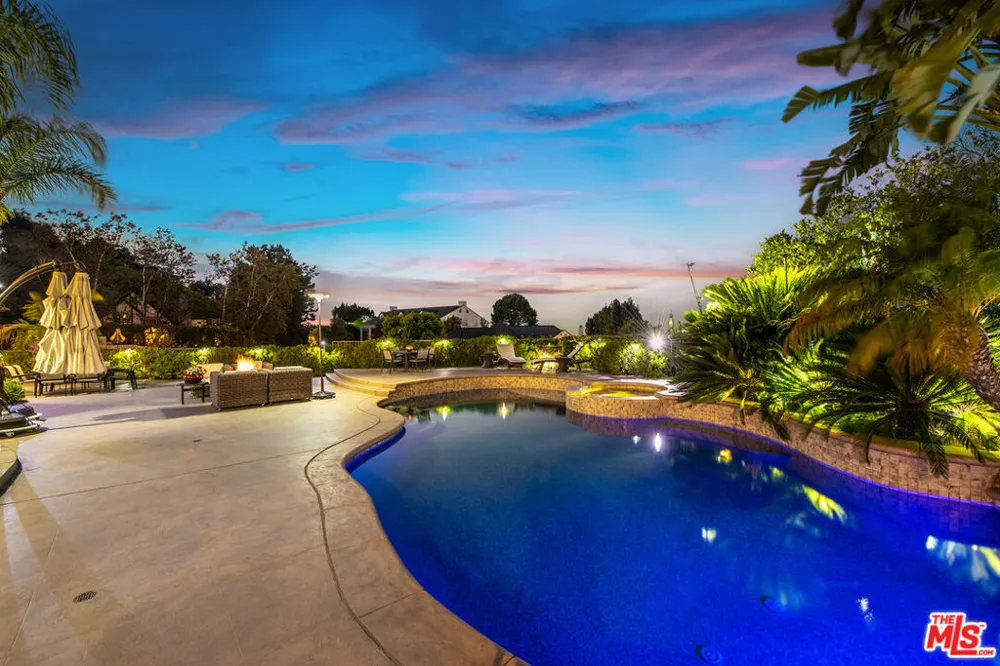 12145 Summit Court Beverly Hills, CA 90210
