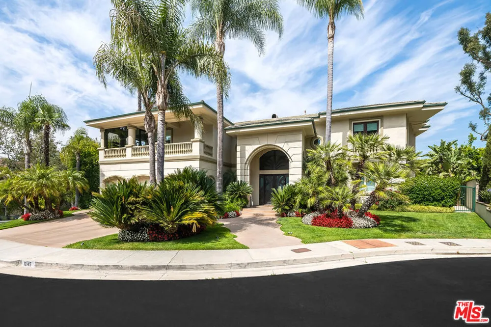 12145 Summit Court Beverly Hills, CA 90210