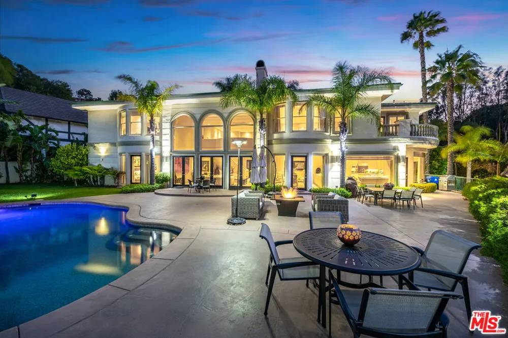 12145 Summit Court Beverly Hills, CA 90210