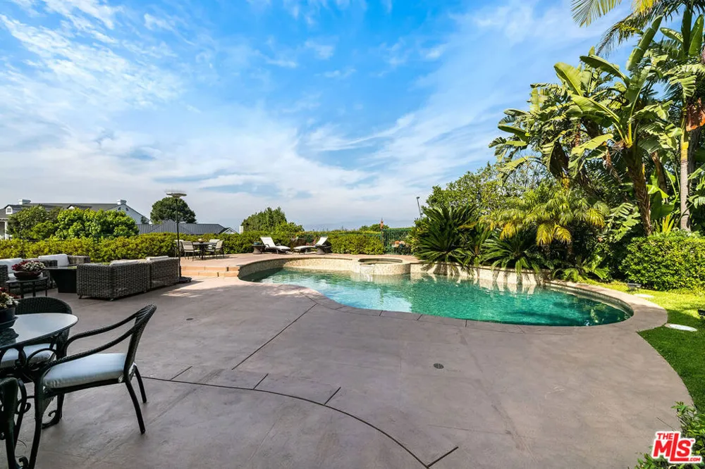 12145 Summit Court Beverly Hills, CA 90210