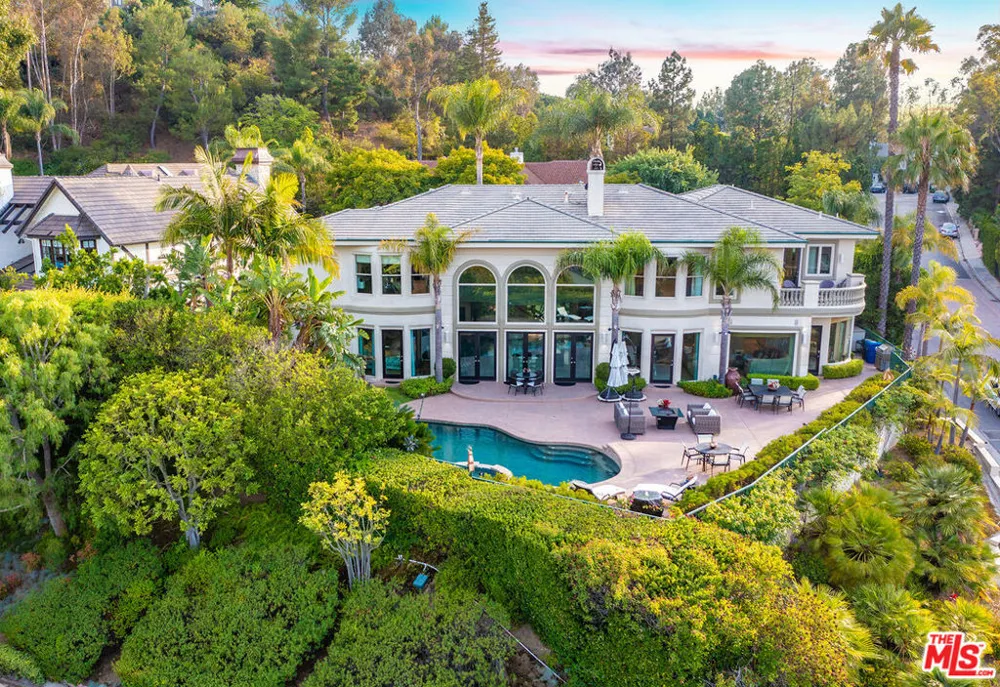 12145 Summit Court Beverly Hills, CA 90210