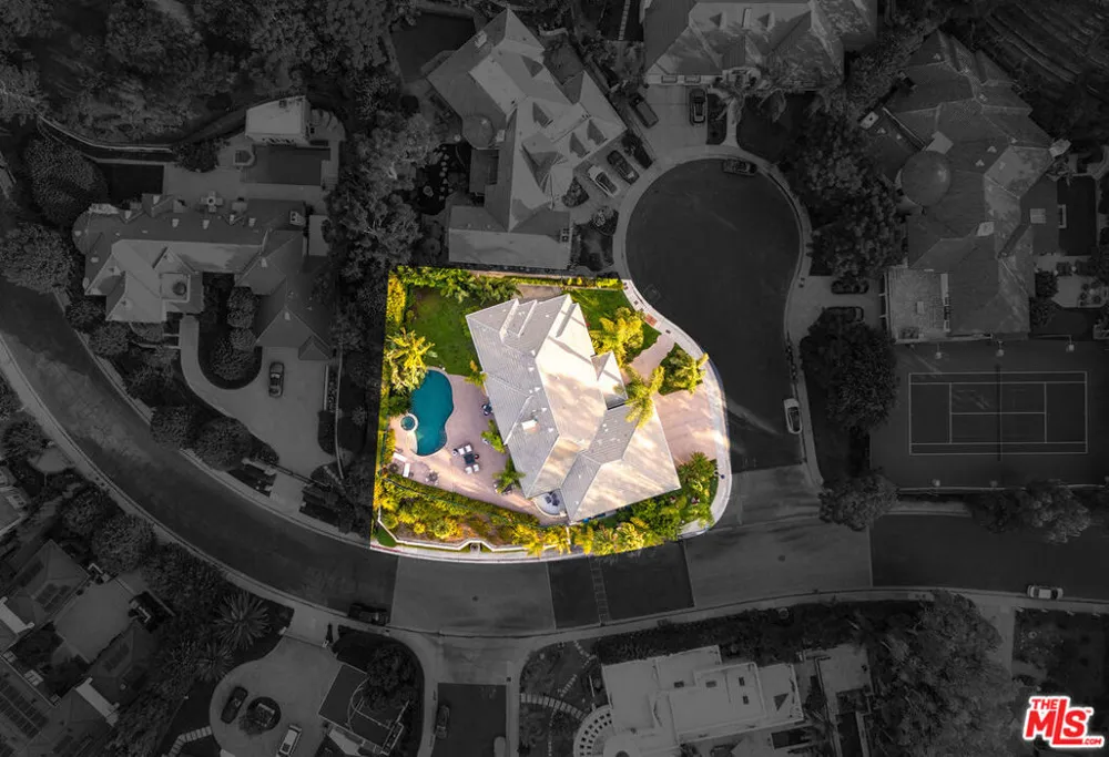 12145 Summit Court Beverly Hills, CA 90210