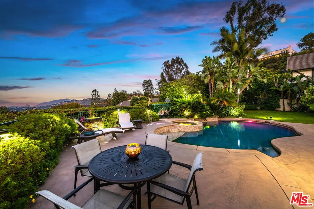 12145 Summit Court Beverly Hills, CA 90210