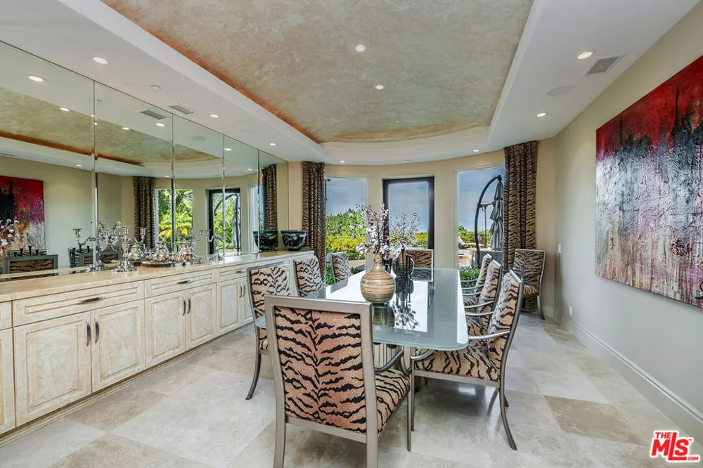 12145 Summit Court Beverly Hills, CA 90210