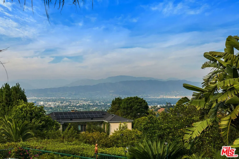 12145 Summit Court Beverly Hills, CA 90210