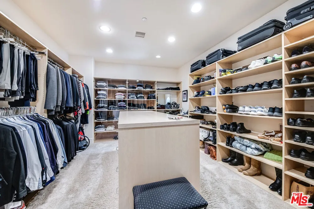 12145 Summit Court Beverly Hills, CA 90210