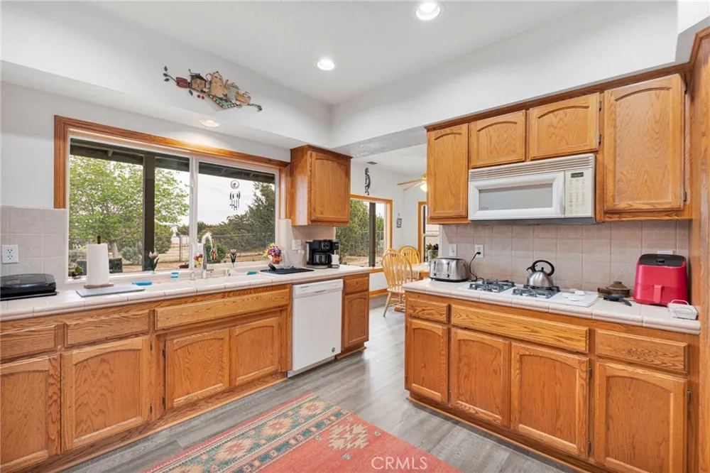 12830 Cedar Hesperia, CA 92344