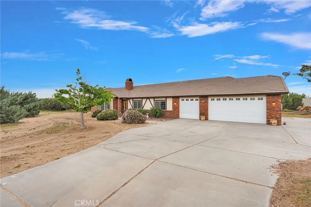 12830 Cedar Hesperia, CA 92344