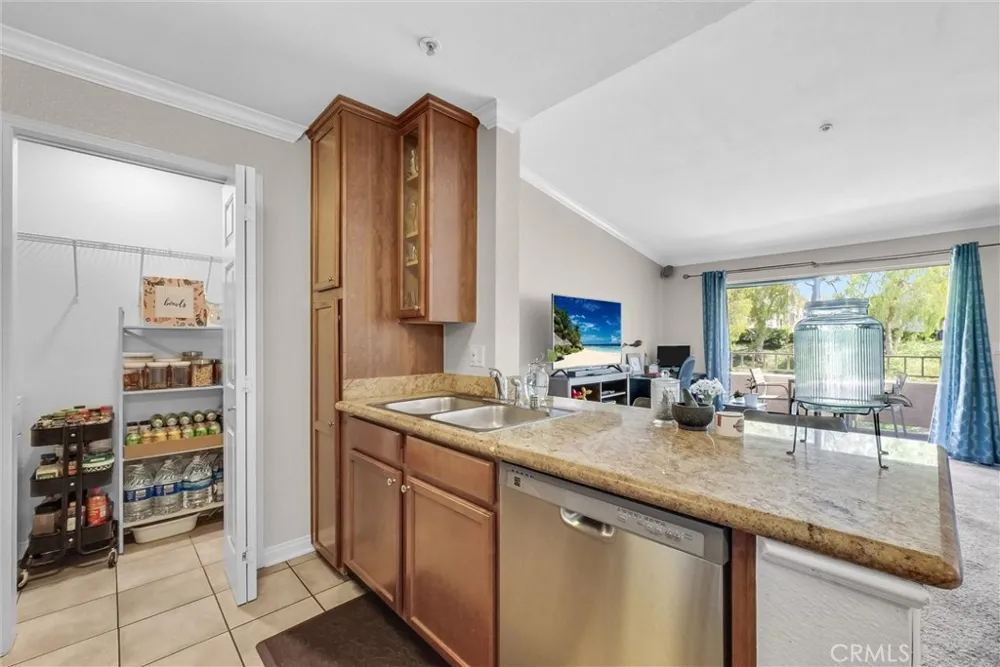 1980 Las Colinas Circle #301 Corona, CA 92879