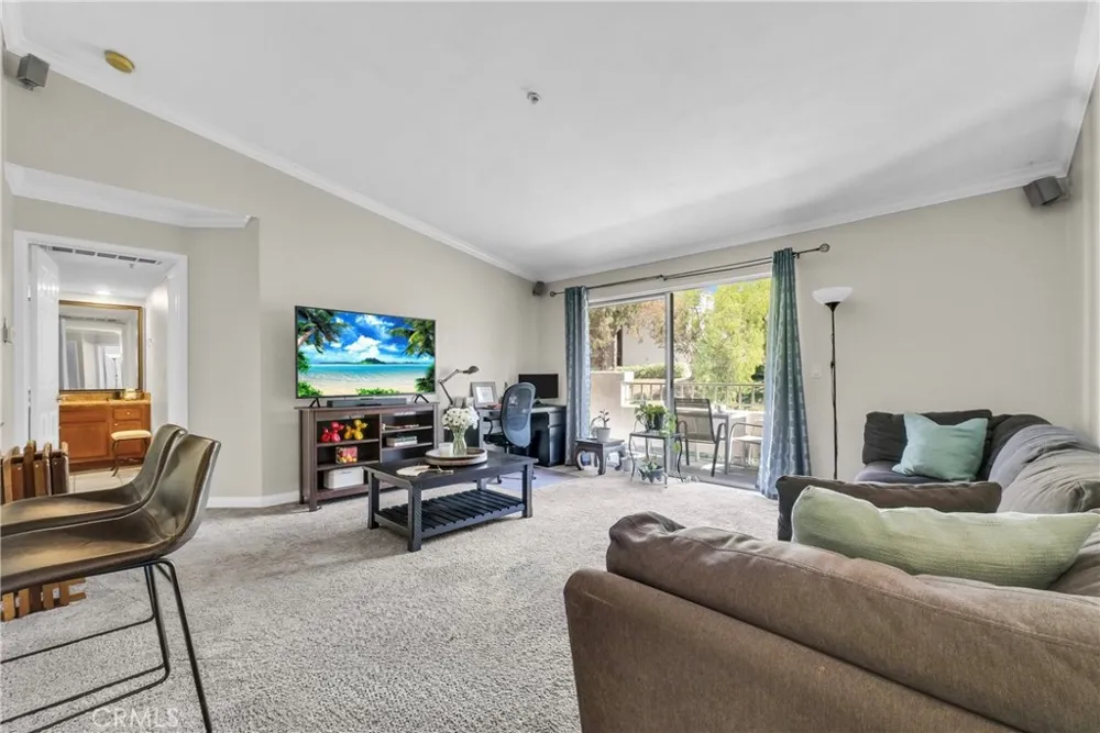 1980 Las Colinas Circle #301 Corona, CA 92879