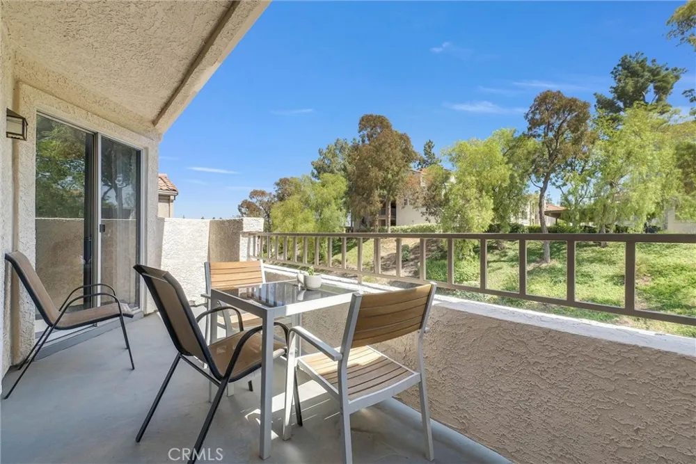 1980 Las Colinas Circle #301 Corona, CA 92879