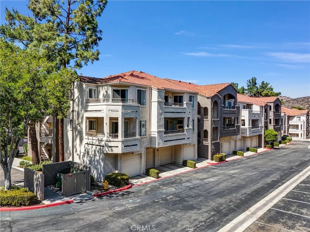 1980 Las Colinas Circle #301 Corona, CA 92879