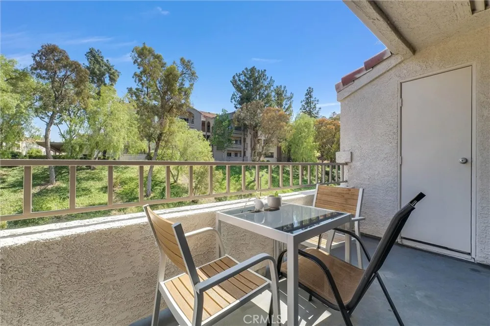 1980 Las Colinas Circle #301 Corona, CA 92879