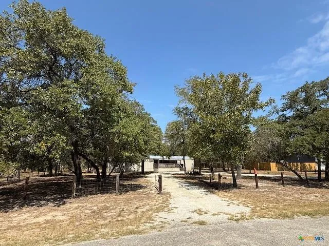 263 Hickory Hill Lane La Vernia, TX 78121