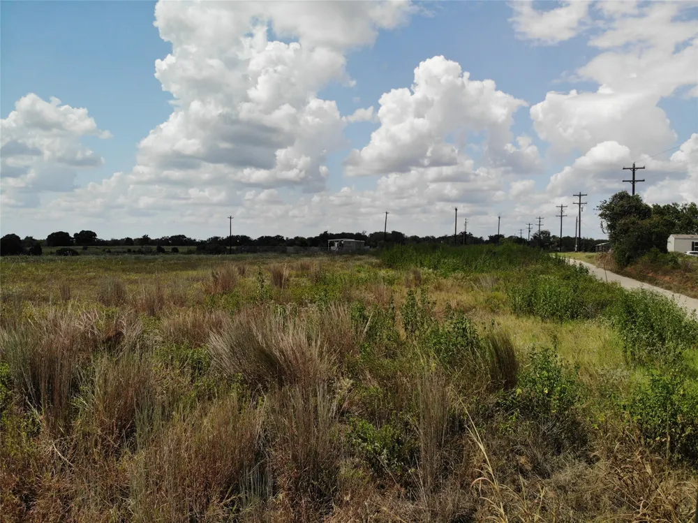 5 County Road 367 Caldwell, TX 77836