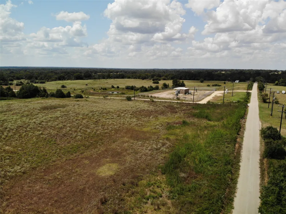 5 County Road 367 Caldwell, TX 77836