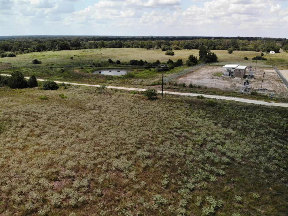 5 County Road 367 Caldwell, TX 77836