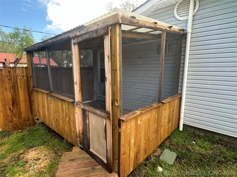 1106 Sherman Avenue Okmulgee, OK 74447