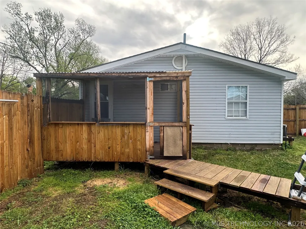 1106 Sherman Avenue Okmulgee, OK 74447