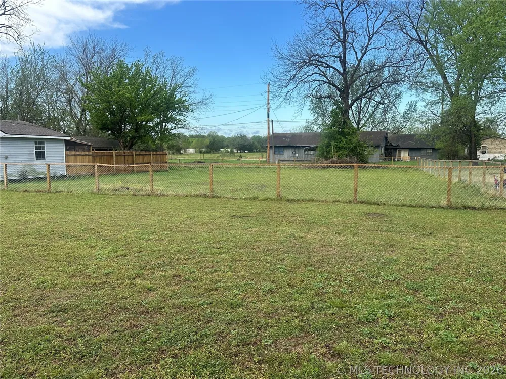 1106 Sherman Avenue Okmulgee, OK 74447