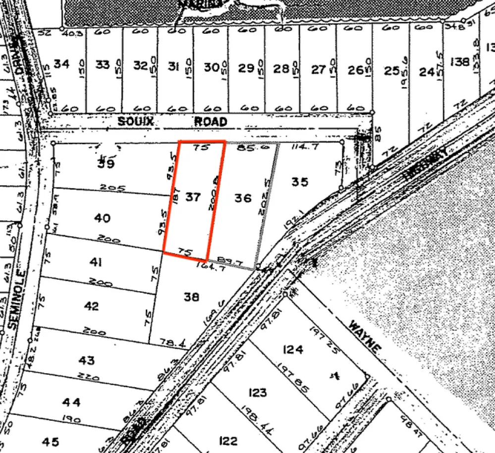 5407 W Sioux Road Pentwater, MI 49449
