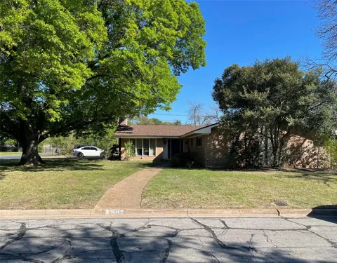 5300 Lake Crest Drive