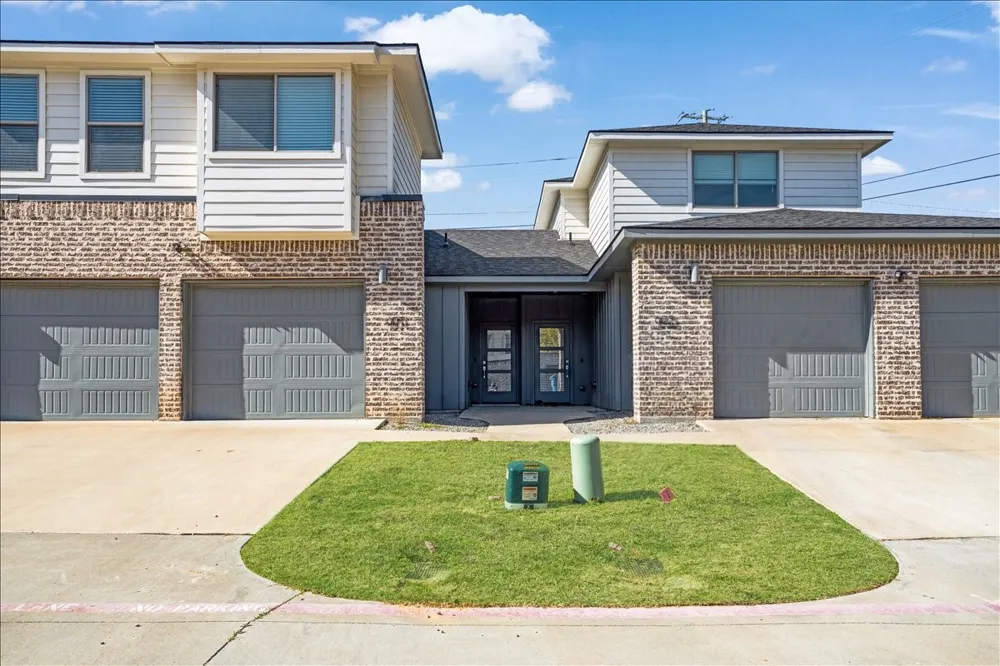 3060 W Crawford Street #601 Denison, TX 75020