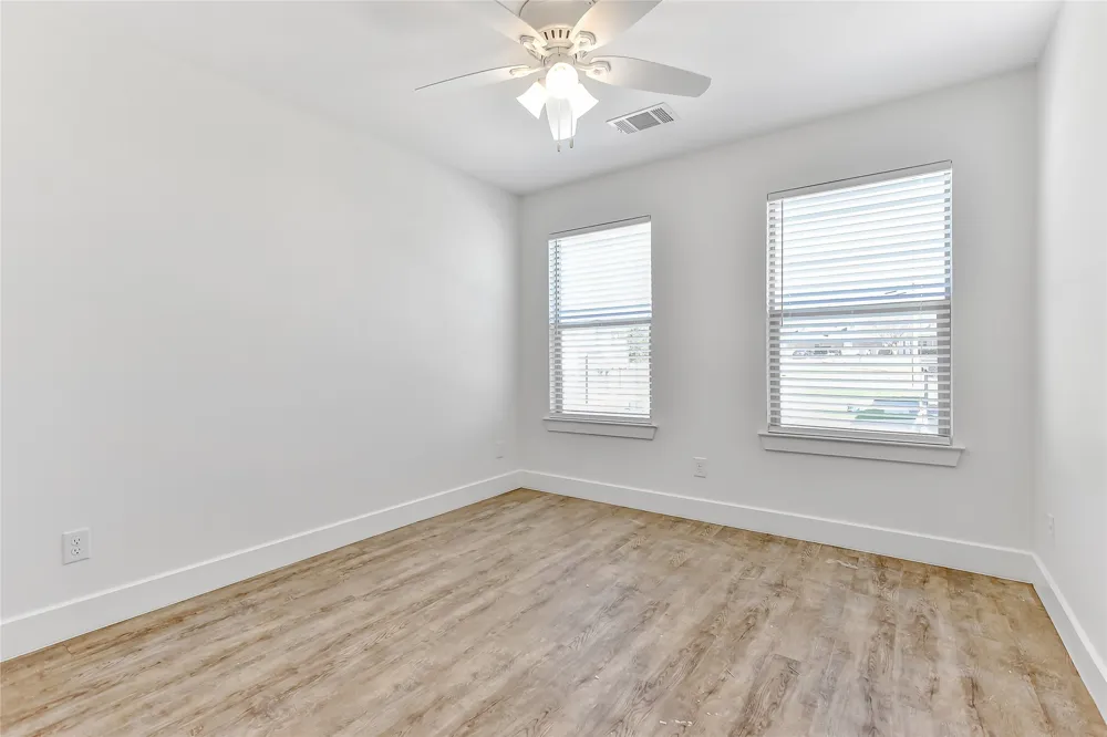 3060 W Crawford Street #601 Denison, TX 75020