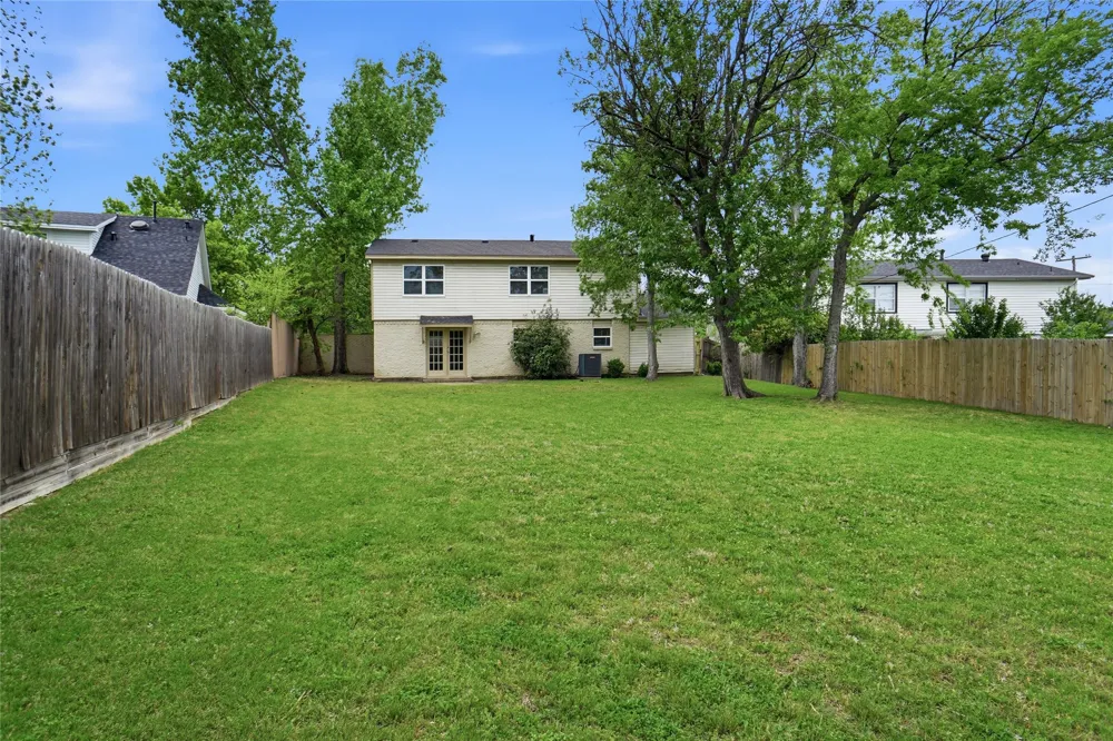 2823 Ermine Way Farmers Branch, TX 75234