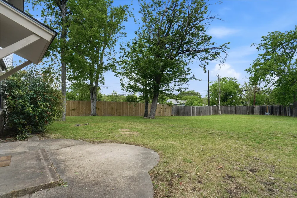 2823 Ermine Way Farmers Branch, TX 75234