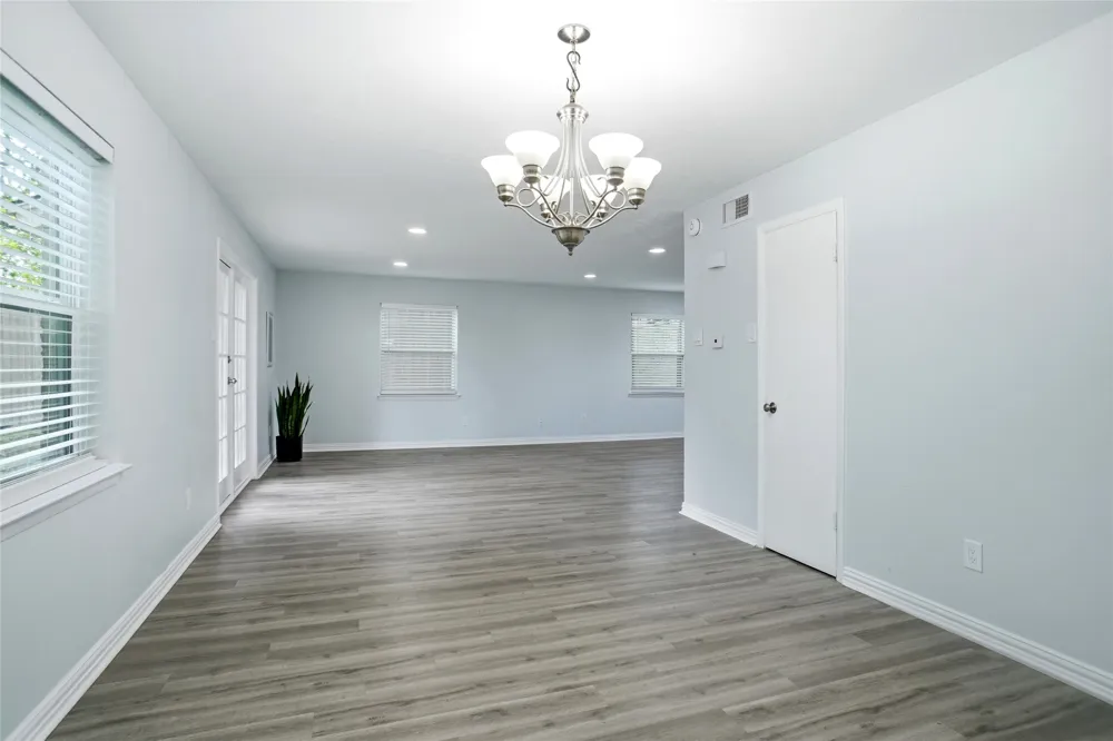 2823 Ermine Way Farmers Branch, TX 75234
