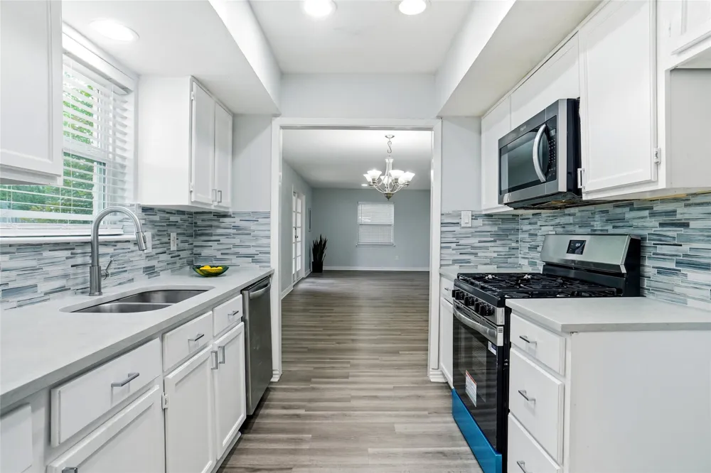2823 Ermine Way Farmers Branch, TX 75234