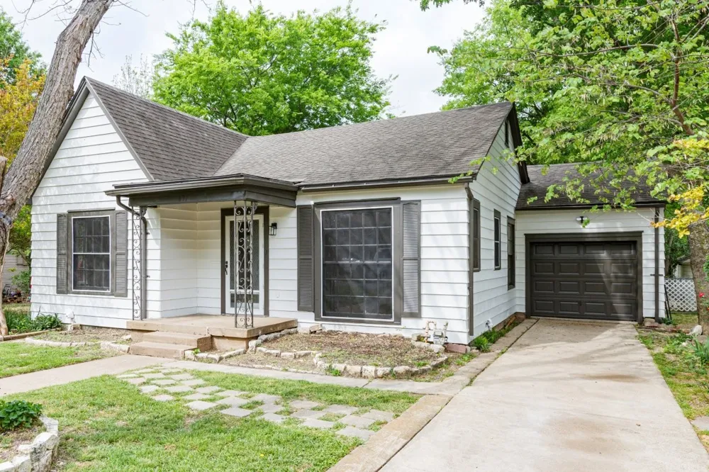 617 Wilson Street Lancaster, TX 75146