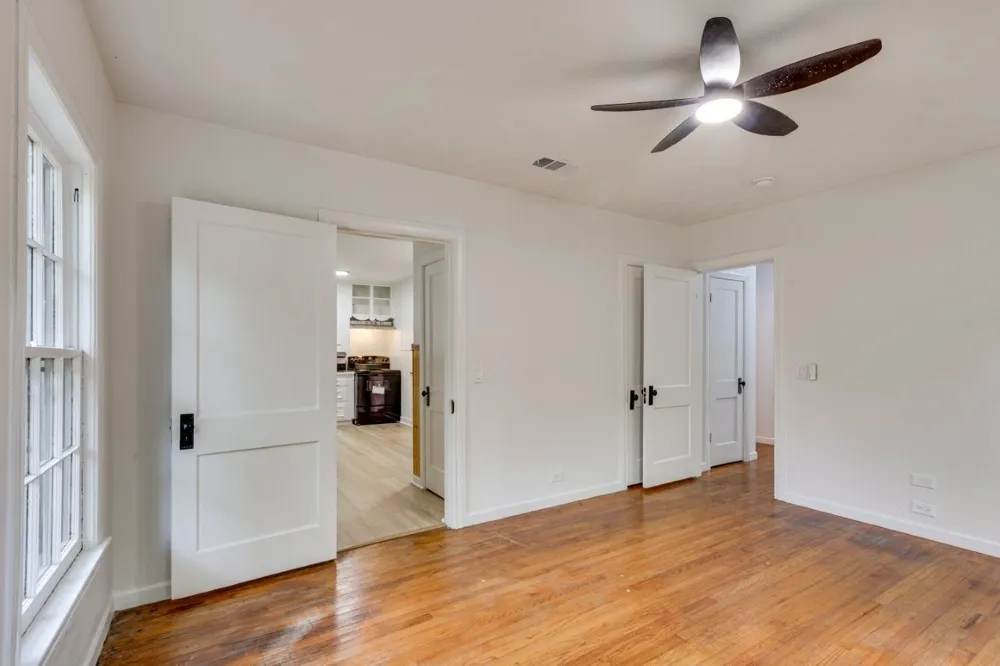 617 Wilson Street Lancaster, TX 75146