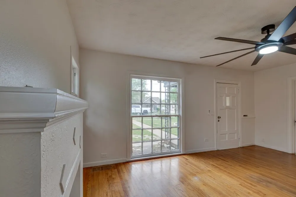 617 Wilson Street Lancaster, TX 75146