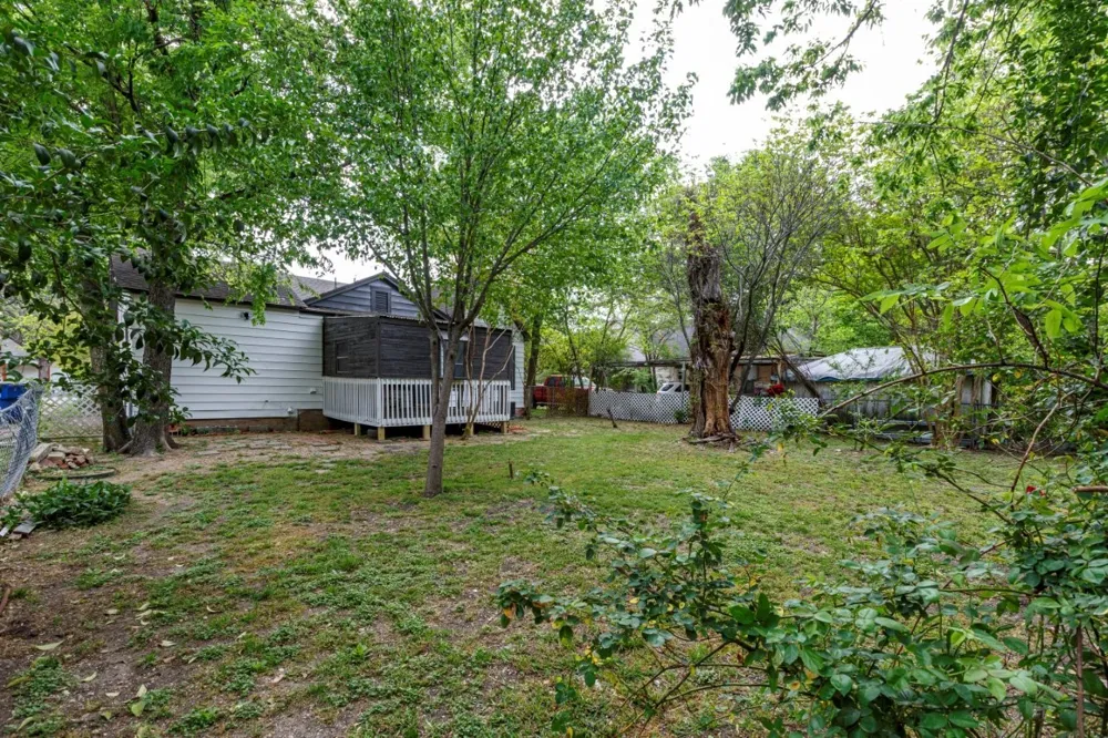 617 Wilson Street Lancaster, TX 75146