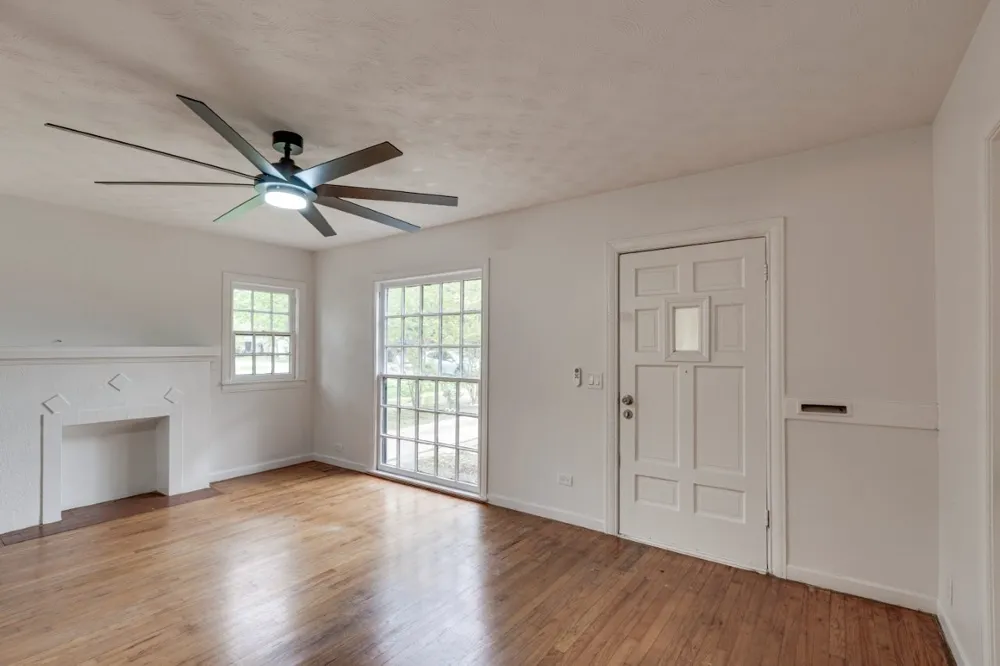 617 Wilson Street Lancaster, TX 75146