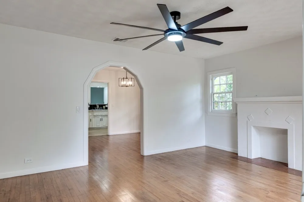 617 Wilson Street Lancaster, TX 75146