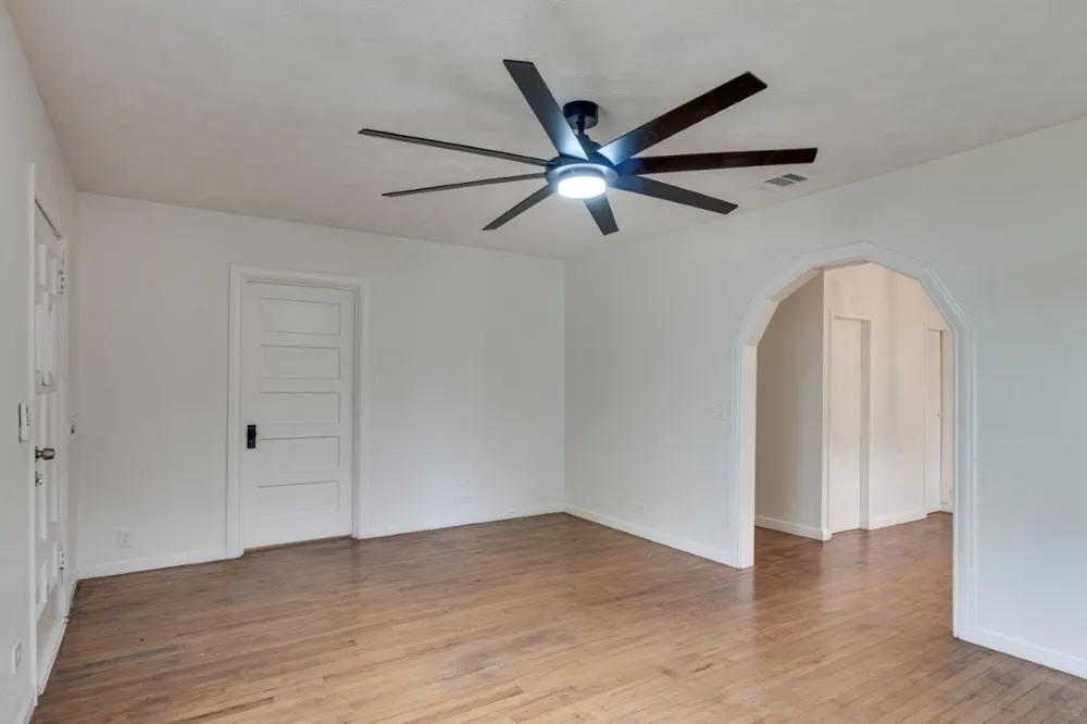 617 Wilson Street Lancaster, TX 75146