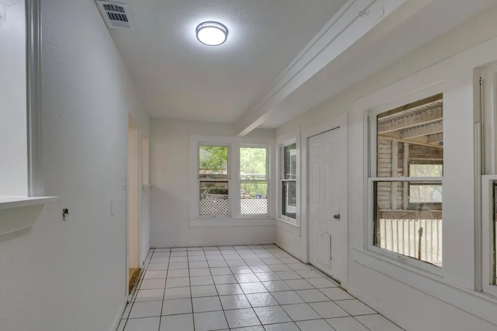 617 Wilson Street Lancaster, TX 75146