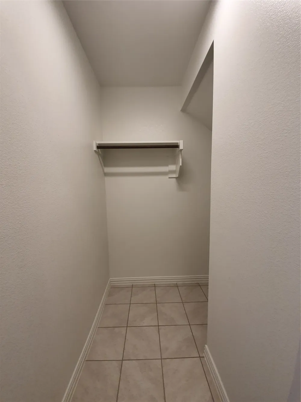 8266 Primrose Way Dallas, TX 75252