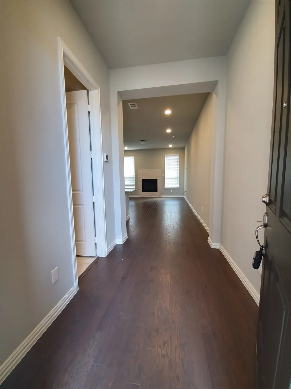 8266 Primrose Way Dallas, TX 75252