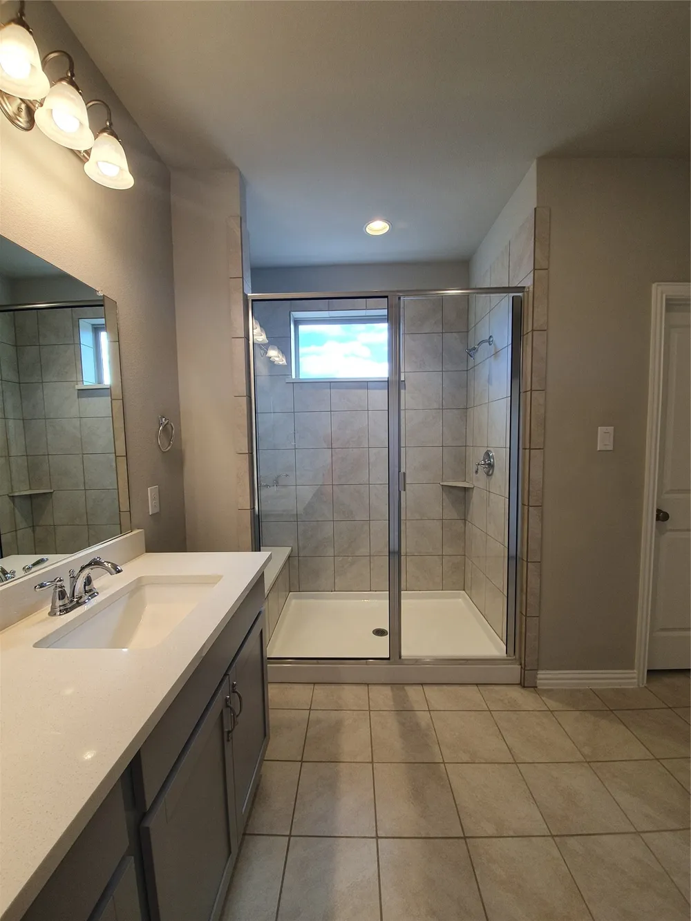 8266 Primrose Way Dallas, TX 75252
