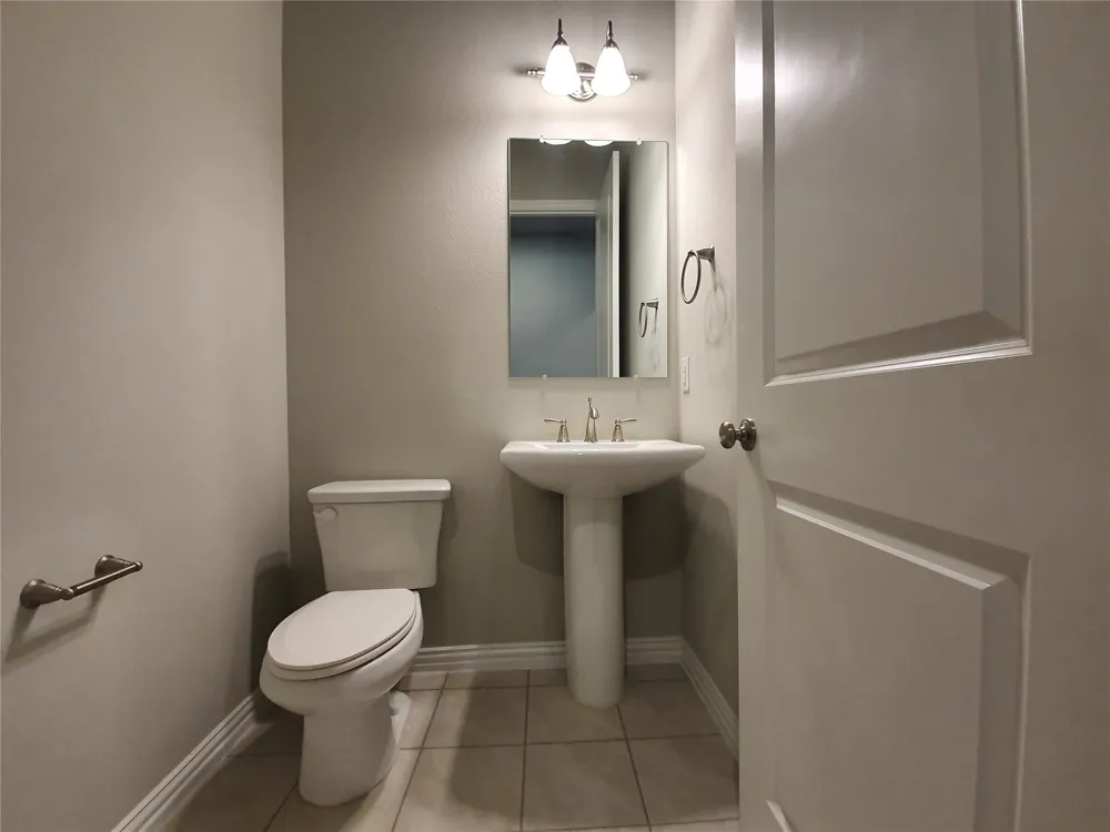 8266 Primrose Way Dallas, TX 75252