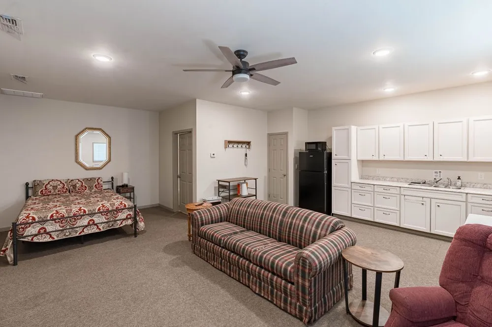401 An County Road 138 Elkhart, TX 75839