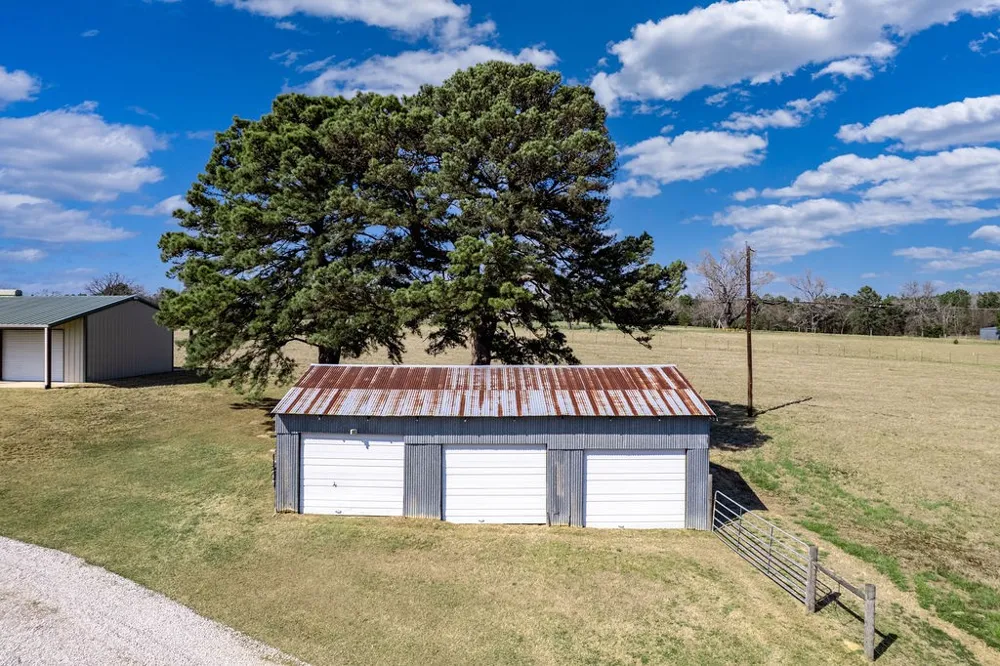401 An County Road 138 Elkhart, TX 75839