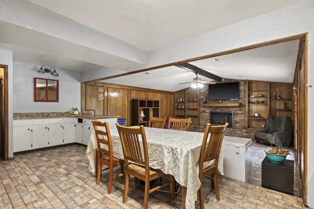 504 E 3rd Mt Pleasant, TX 75455